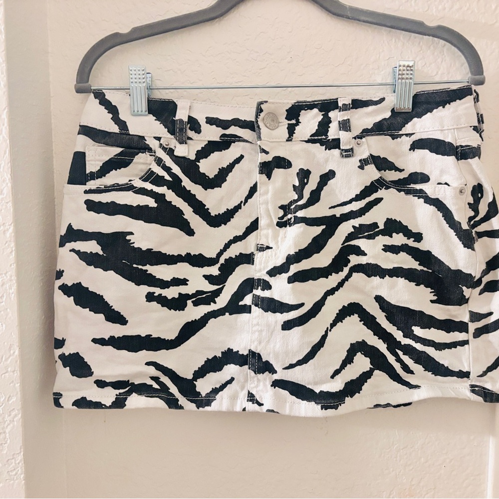Ashley Mason Black and White Zebra Mini Skirt